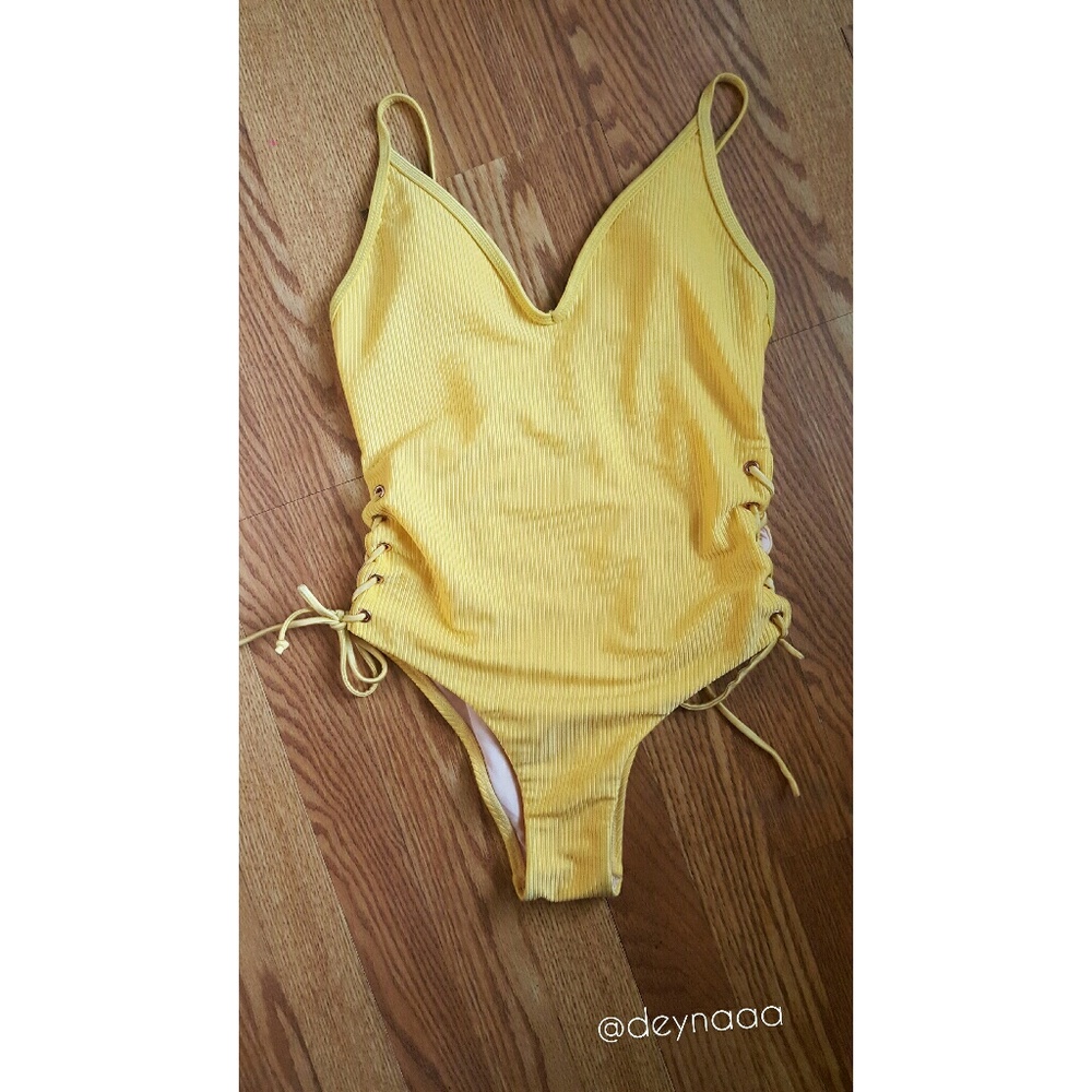 Pacsun one piece swimsuit